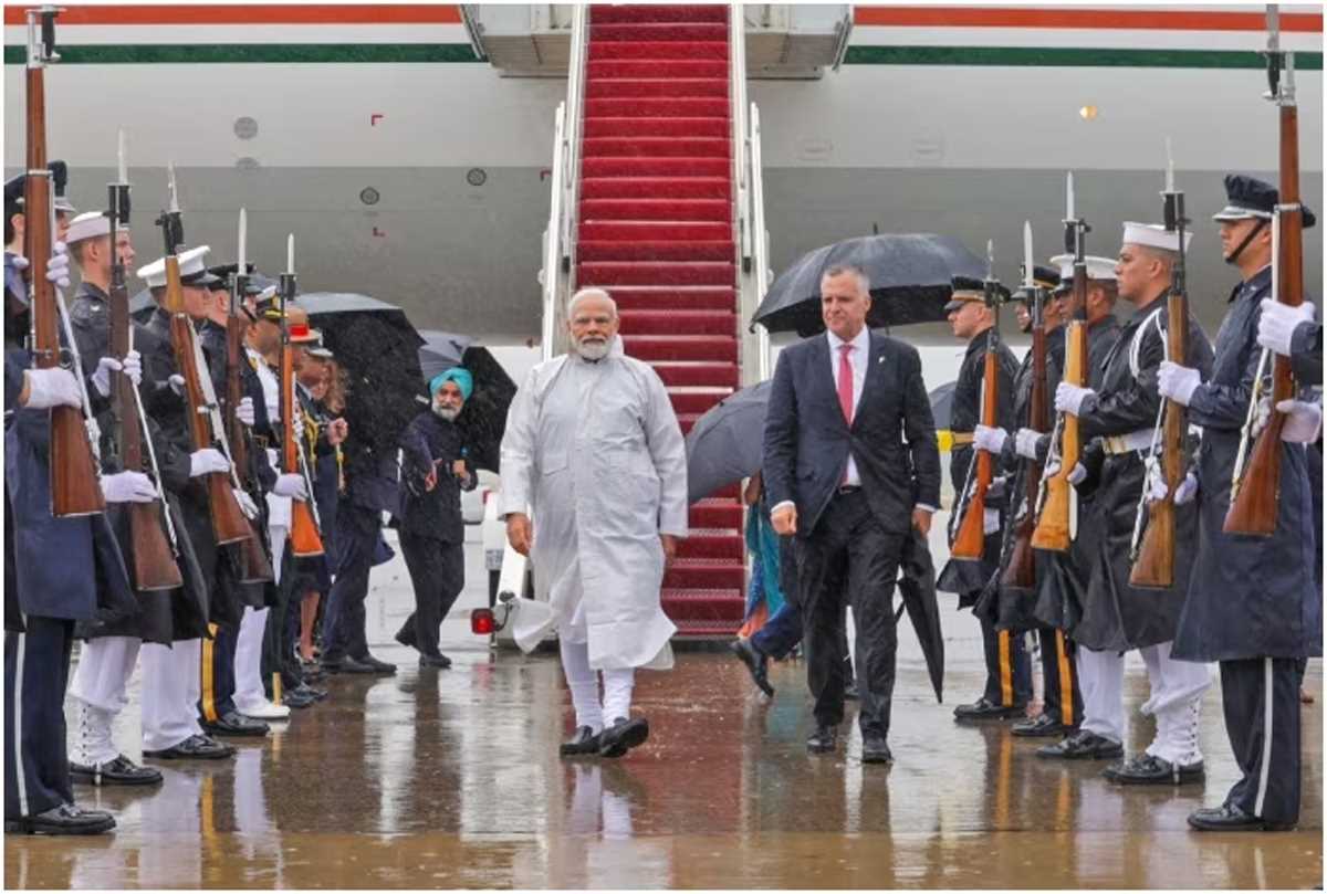 पीएम मोदी वाशिंगटन पहुंचे, आज अमेरिकी संसद को करेंगे संबोधित पीएम मोदी वाशिंगटन पहुंचे, आज अमेरिकी संसद को करेंगे संबोधित